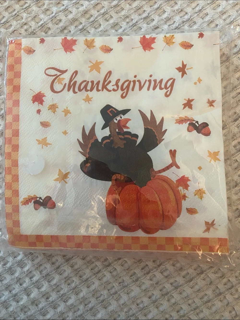 Set of 6 handi -foil Heavy Duty Pie Pans and Lids and 50 paper Turkey Napkiins